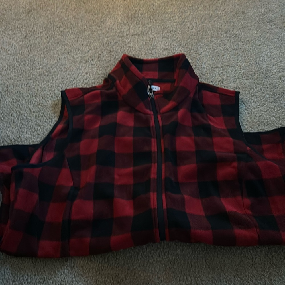 Amazon essentials vest